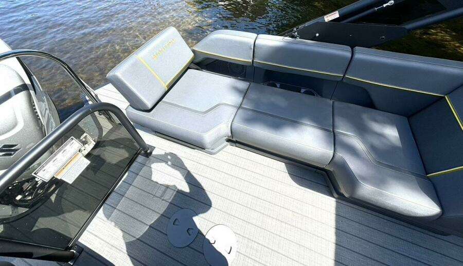 24ft Manitou Yacht For Sale