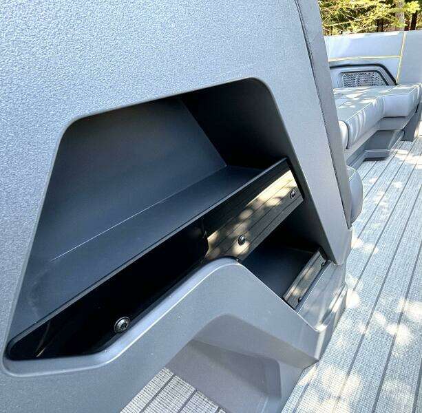 24ft Manitou Yacht For Sale
