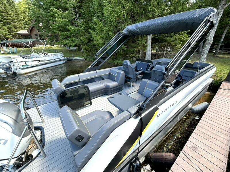 24ft Manitou Yacht For Sale