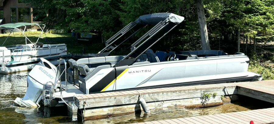 24ft Manitou Yacht For Sale