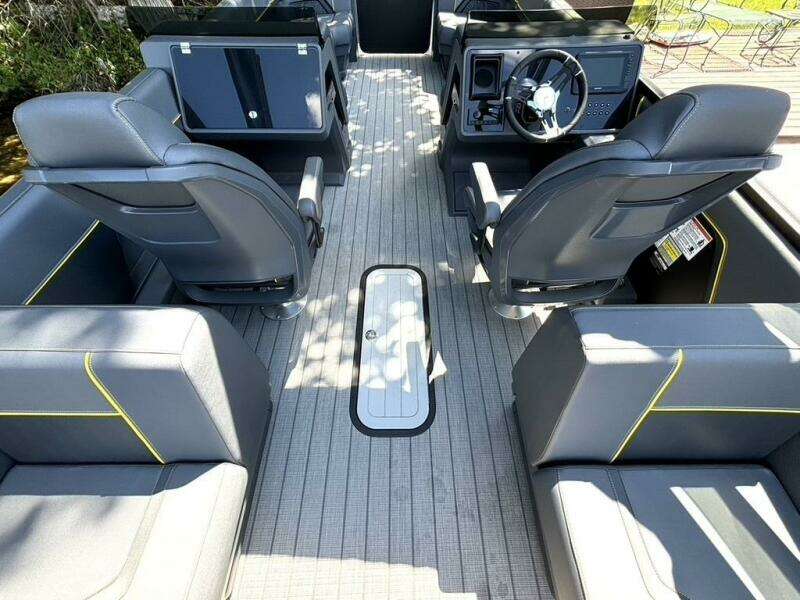 24ft Manitou Yacht For Sale