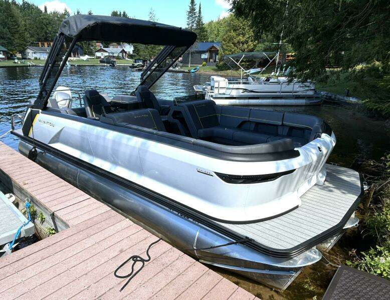 24ft Manitou Yacht For Sale