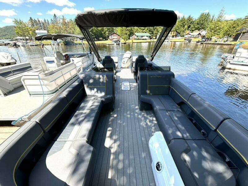 24ft Manitou Yacht For Sale