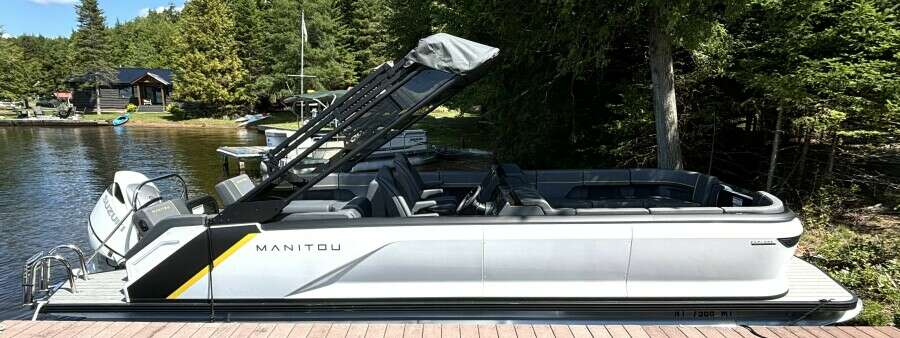 24ft Manitou Yacht For Sale