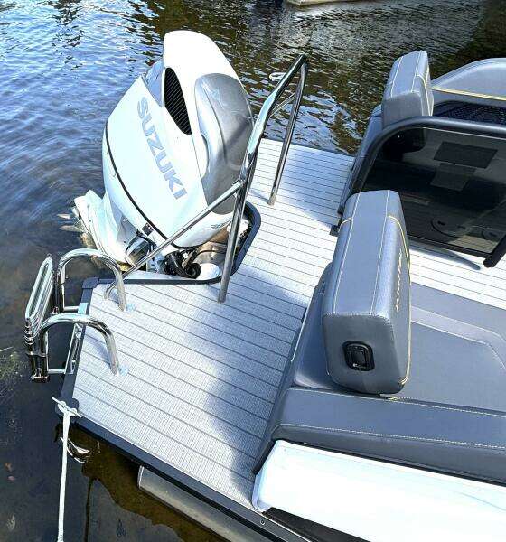 24ft Manitou Yacht For Sale