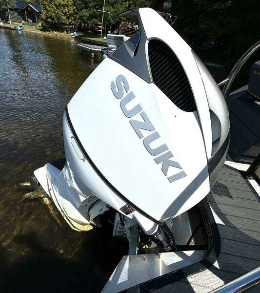 24ft Manitou Yacht For Sale