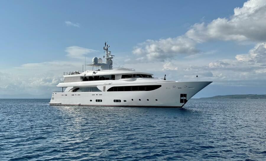 Photo of 2007 CRN 140'
