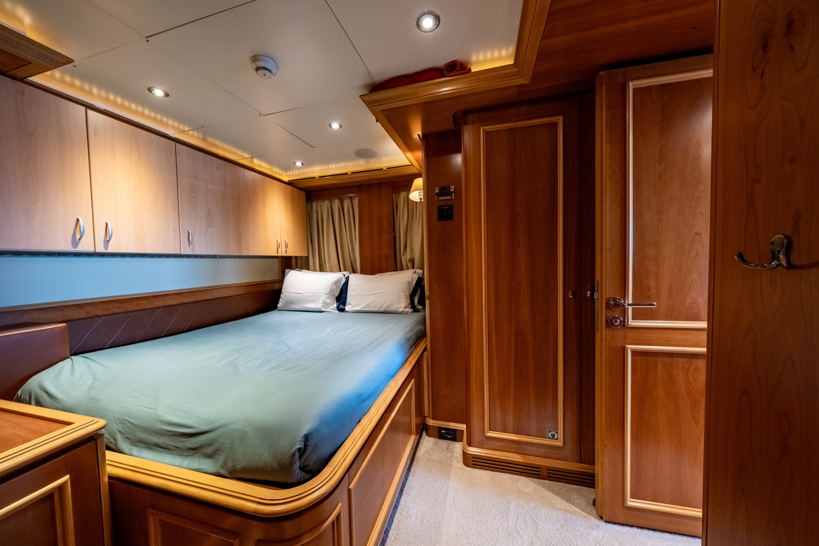 Captain's Cabin