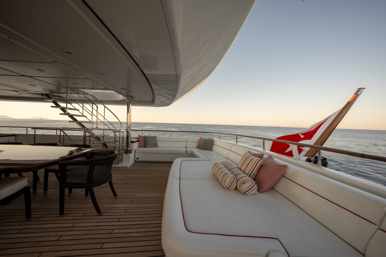 Bridge Deck Aft Seating