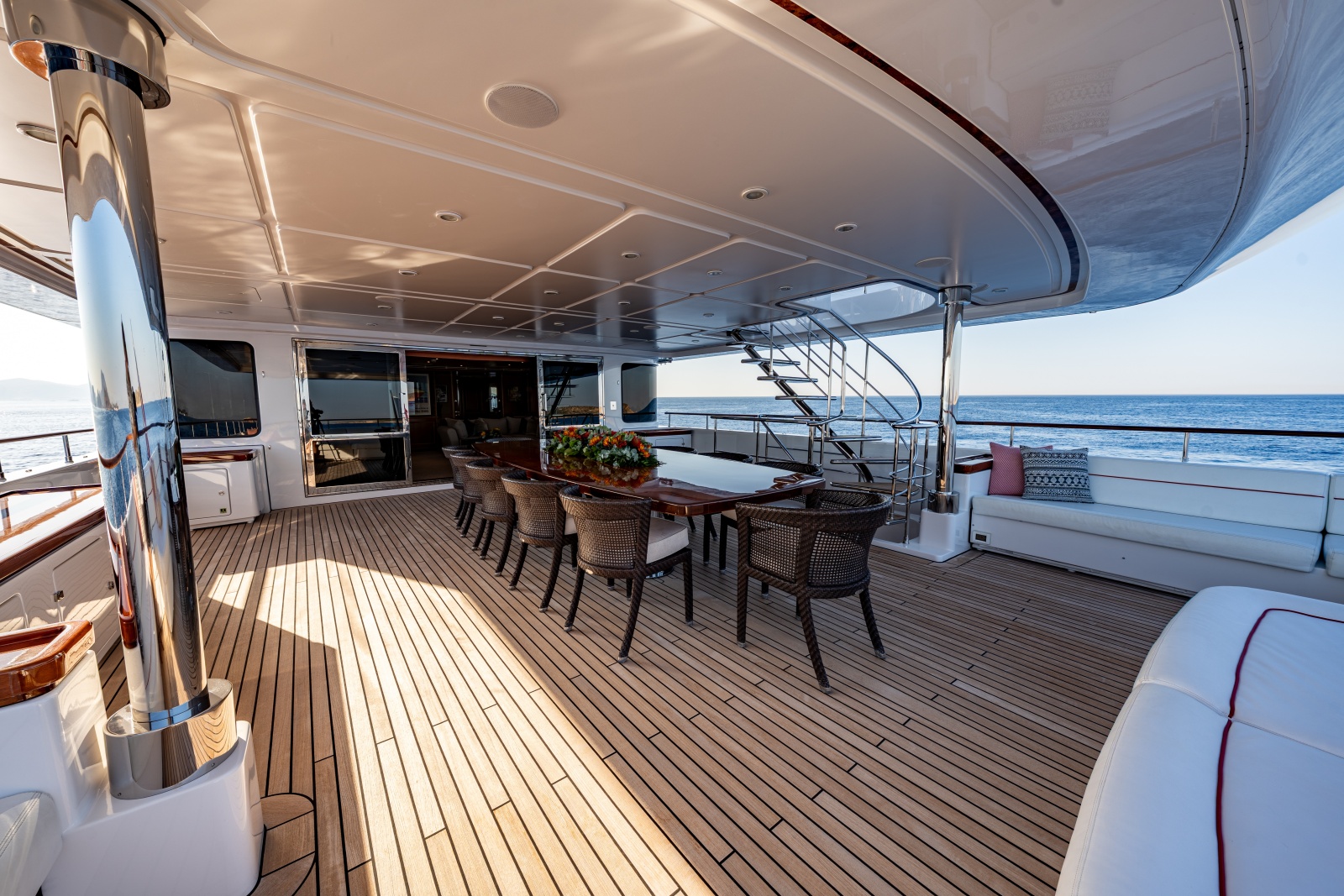 Bridge Deck Aft