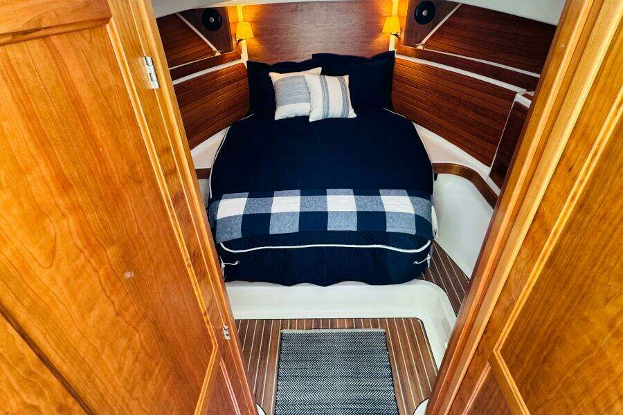 34ft Back Cove Yacht For Sale