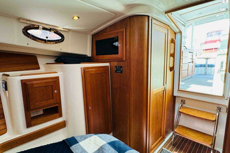 34ft Back Cove Yacht For Sale