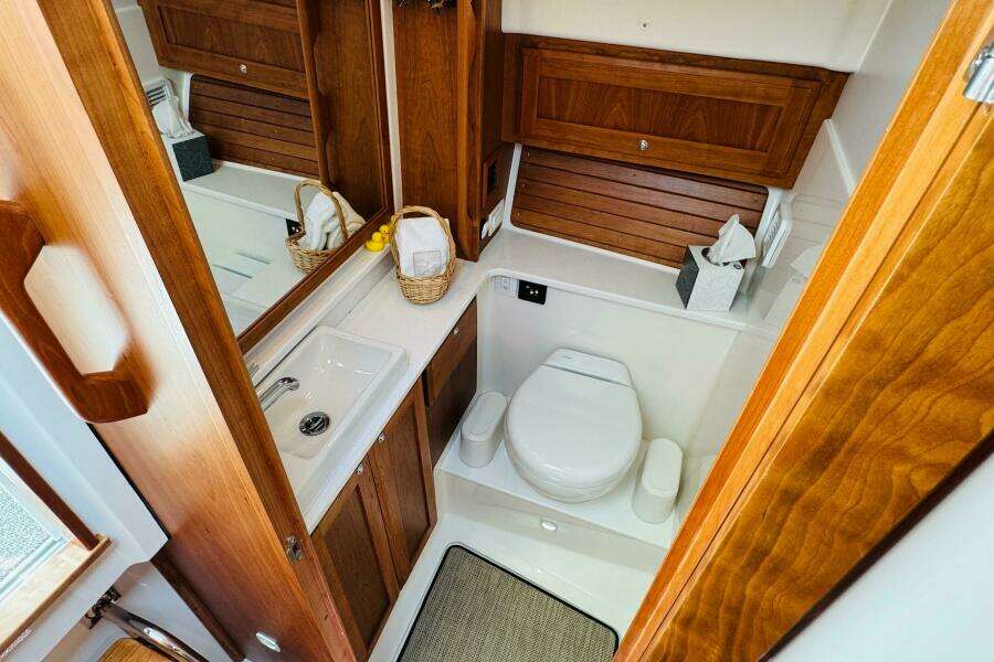34ft Back Cove Yacht For Sale