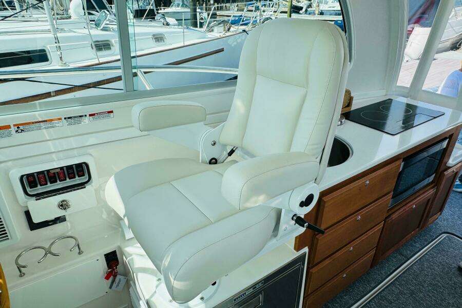 34ft Back Cove Yacht For Sale