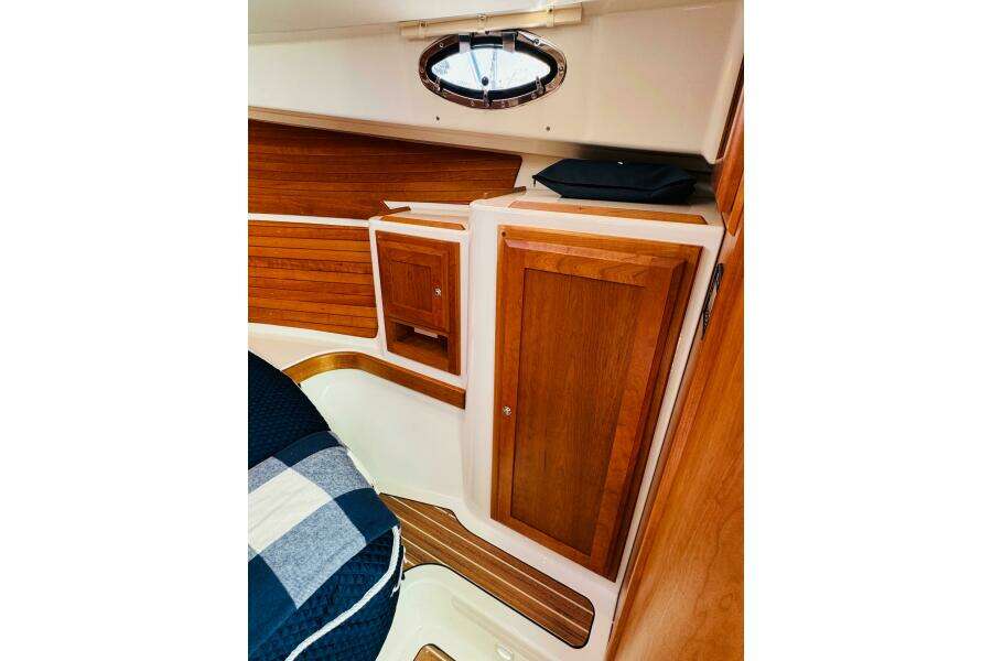 34ft Back Cove Yacht For Sale