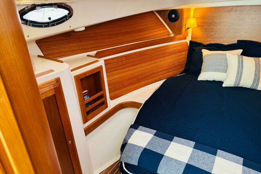 34ft Back Cove Yacht For Sale
