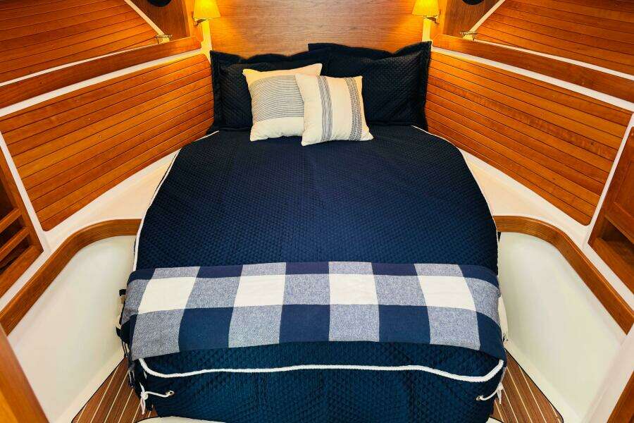 34ft Back Cove Yacht For Sale