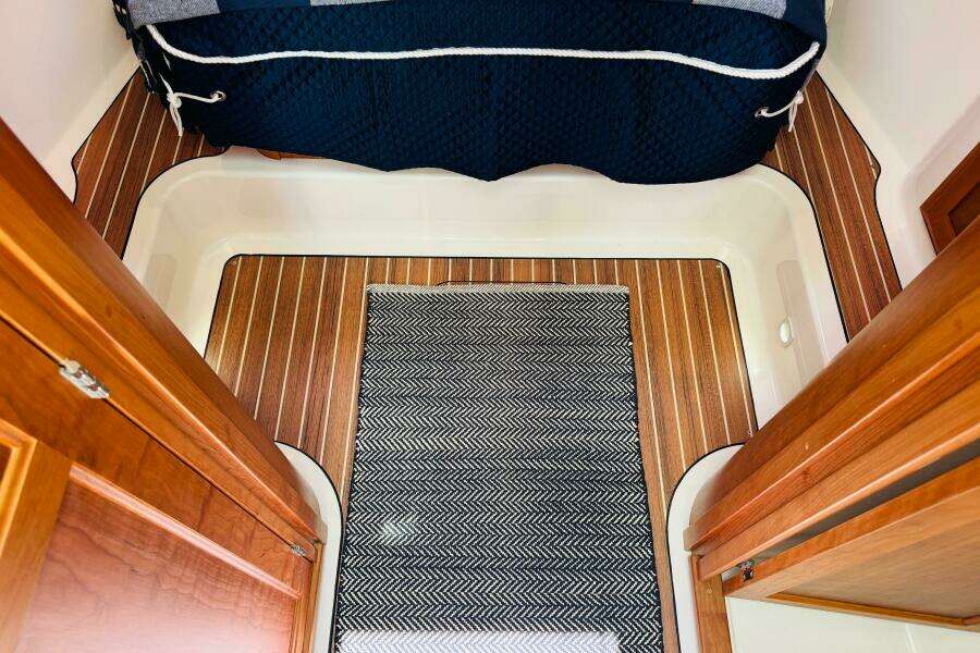 34ft Back Cove Yacht For Sale