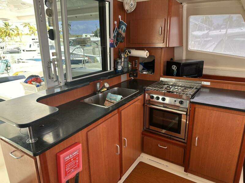 Inconceivable 42ft Leopard Yacht For Sale