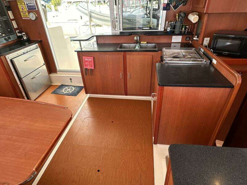Inconceivable 42ft Leopard Yacht For Sale