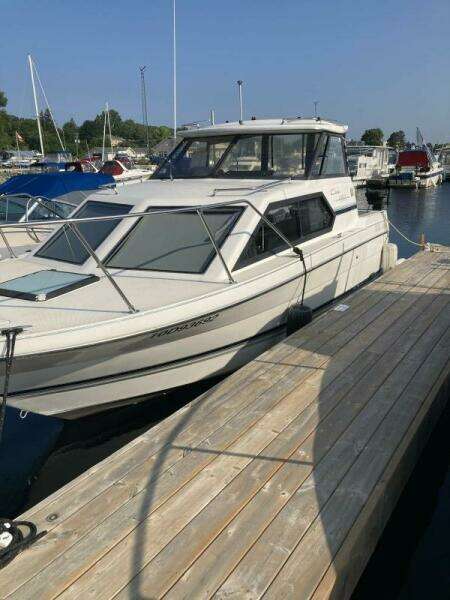 24ft Bayliner Yacht For Sale