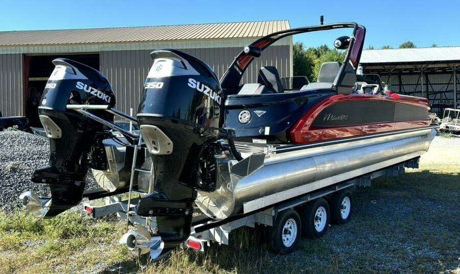 27ft Manitou Yacht For Sale