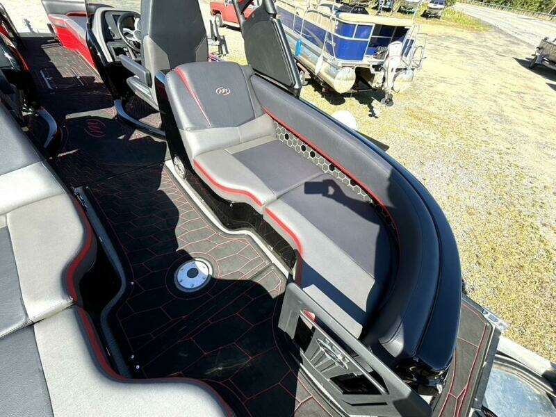 27ft Manitou Yacht For Sale