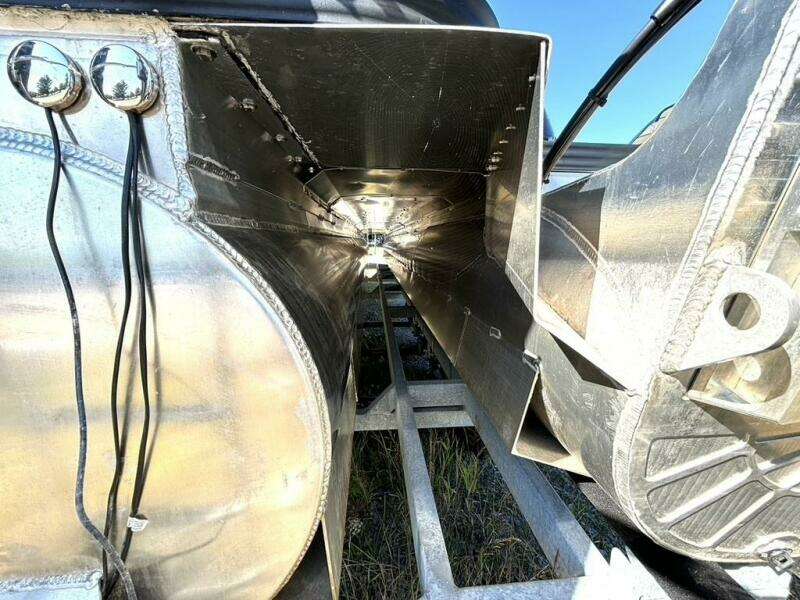 27ft Manitou Yacht For Sale