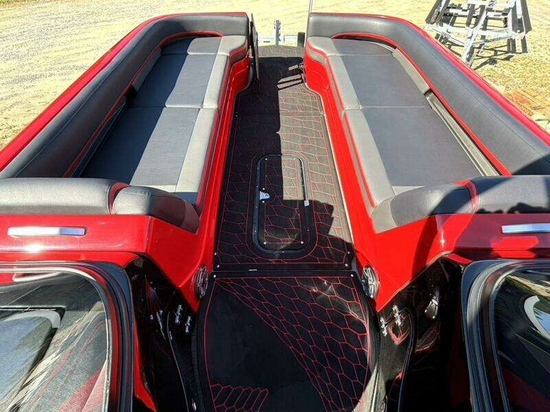 27ft Manitou Yacht For Sale