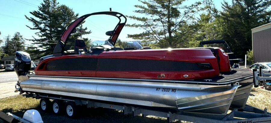 27ft Manitou Yacht For Sale