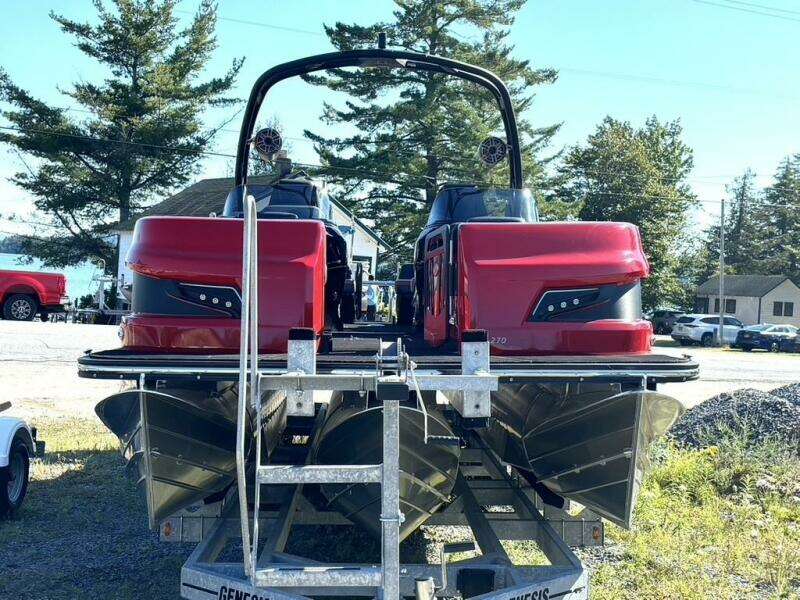 27ft Manitou Yacht For Sale