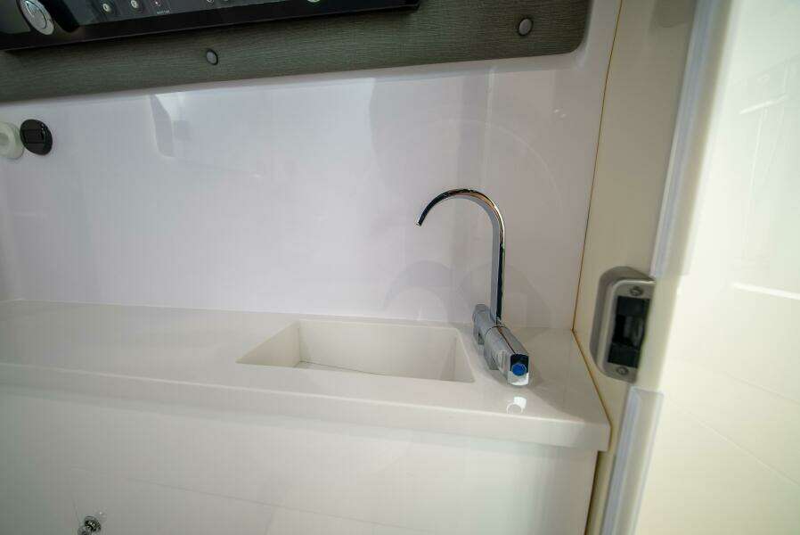 Scout 37ft Axopar Yacht For Sale