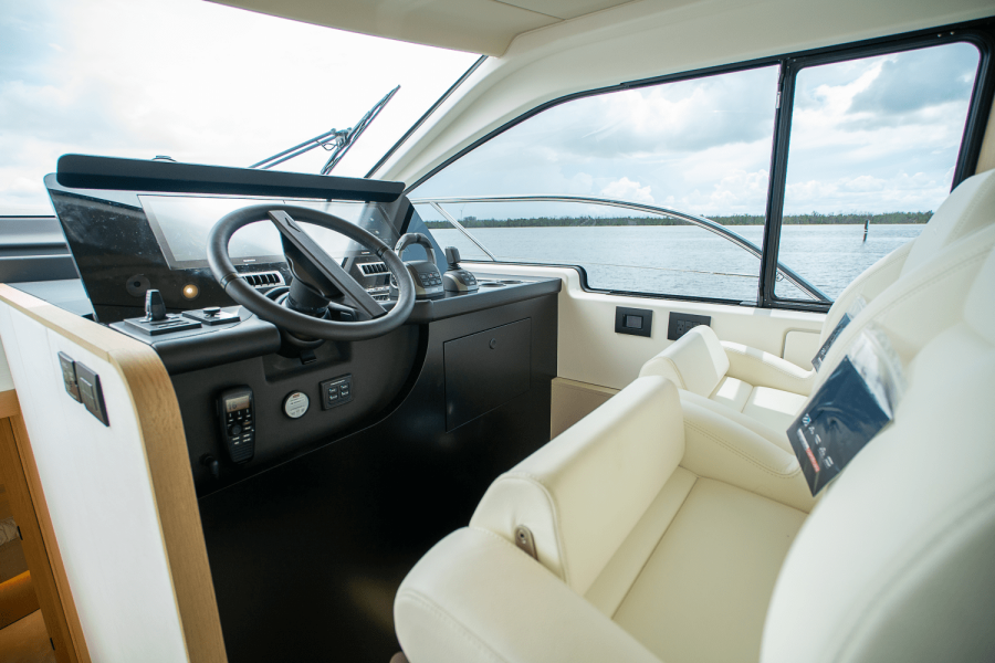 62ft Azimut Yacht For Sale
