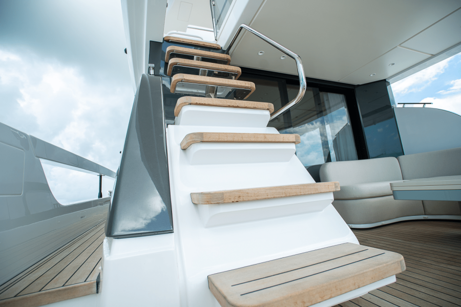 62ft Azimut Yacht For Sale