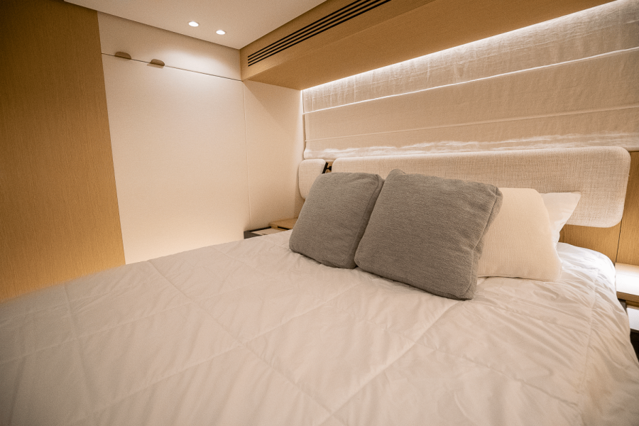 62ft Azimut Yacht For Sale