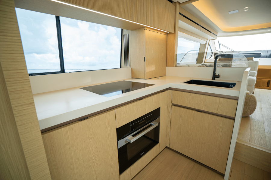 62ft Azimut Yacht For Sale