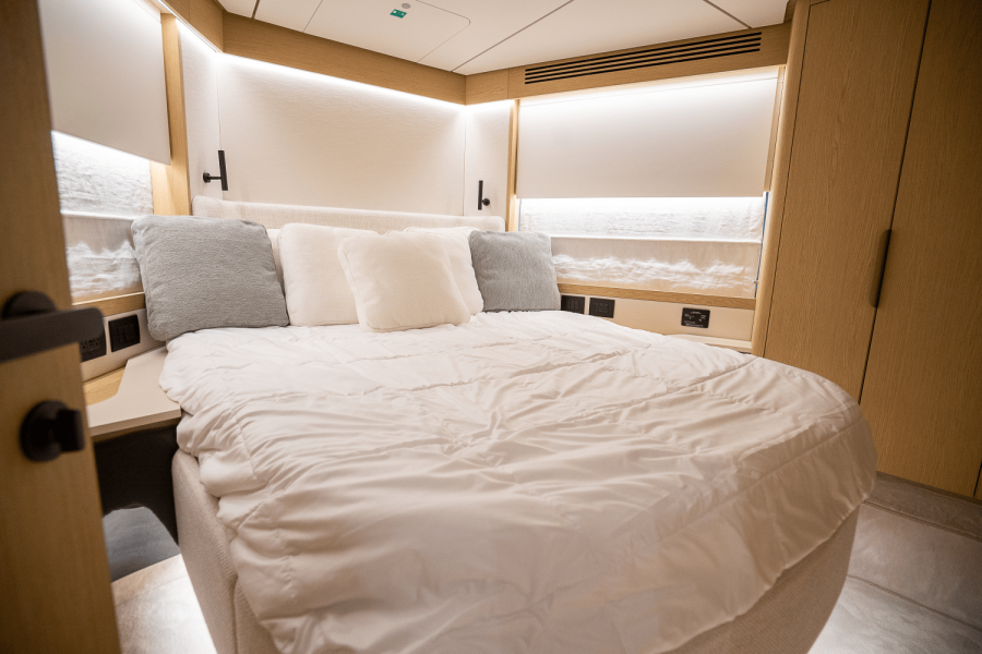 62ft Azimut Yacht For Sale