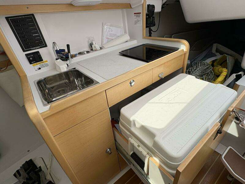 BLISS 28ft Catalina Yacht For Sale
