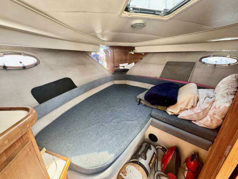 33ft Carver Yacht For Sale