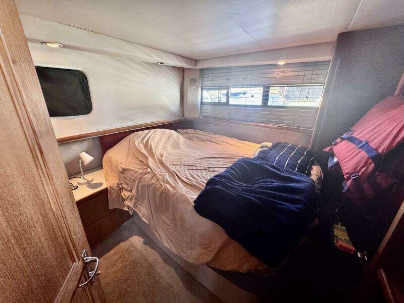 33ft Carver Yacht For Sale