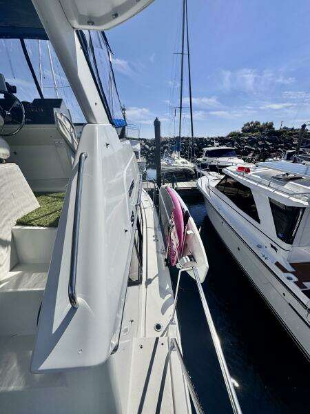 33ft Carver Yacht For Sale
