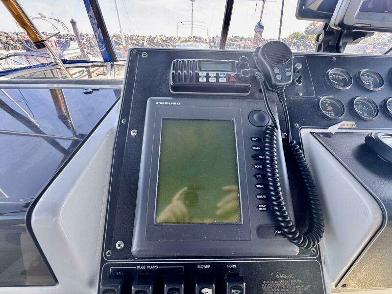 33ft Carver Yacht For Sale