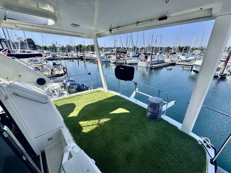 33ft Carver Yacht For Sale