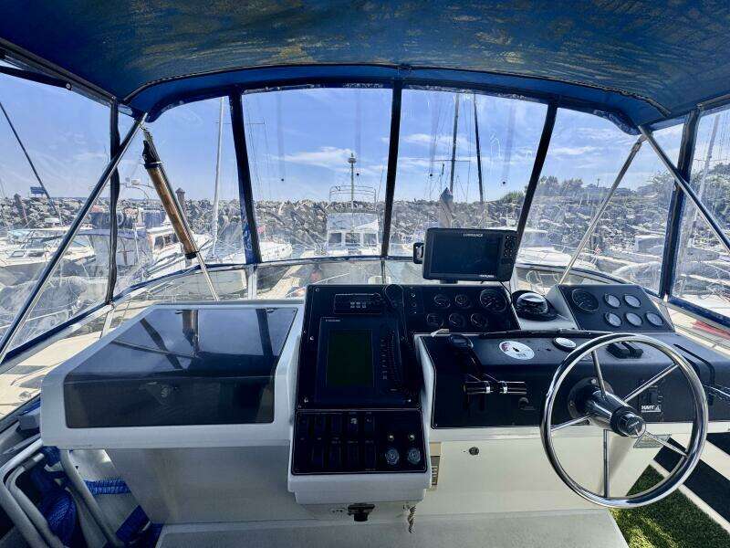 33ft Carver Yacht For Sale