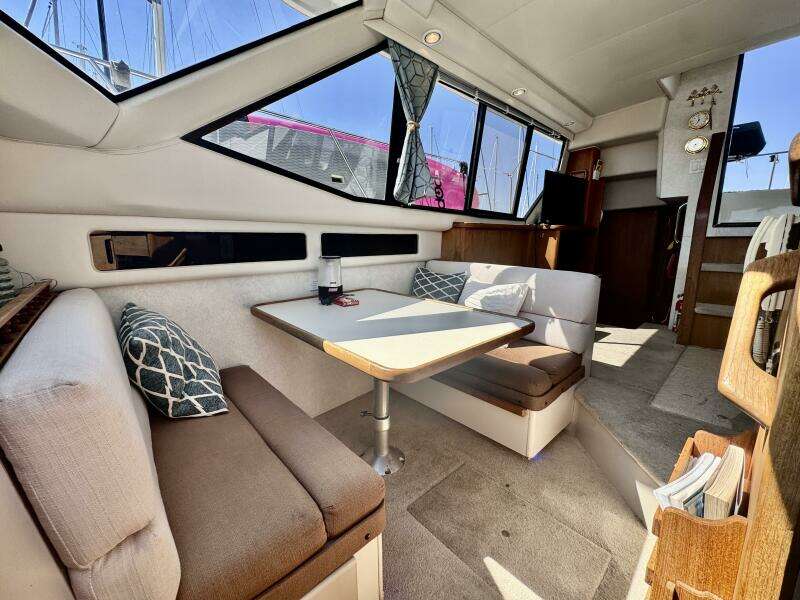 33ft Carver Yacht For Sale