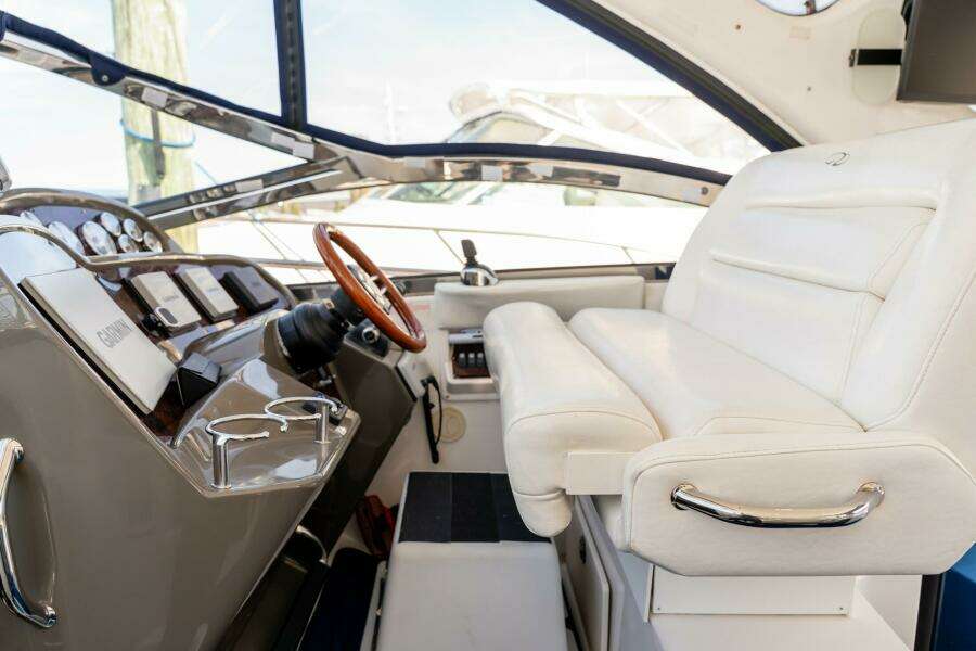 Seas the Day 40ft Regal Yacht For Sale