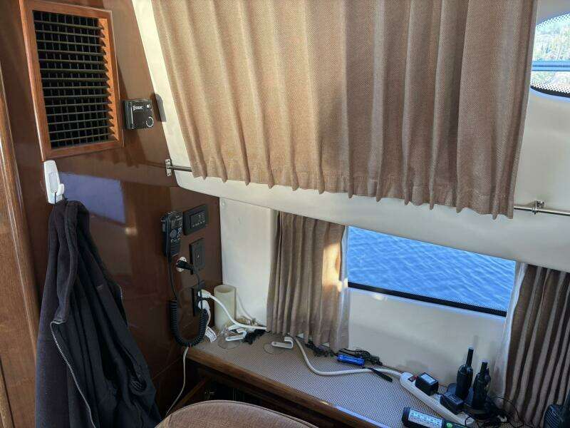 38ft Carver Yacht For Sale