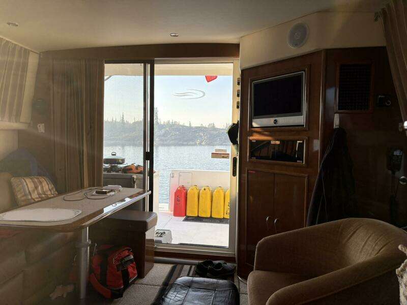 38ft Carver Yacht For Sale