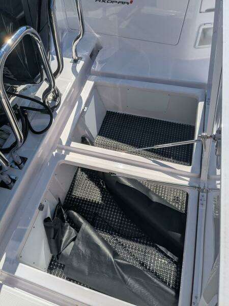 Nocellara de Belice 37ft Axopar Yacht For Sale