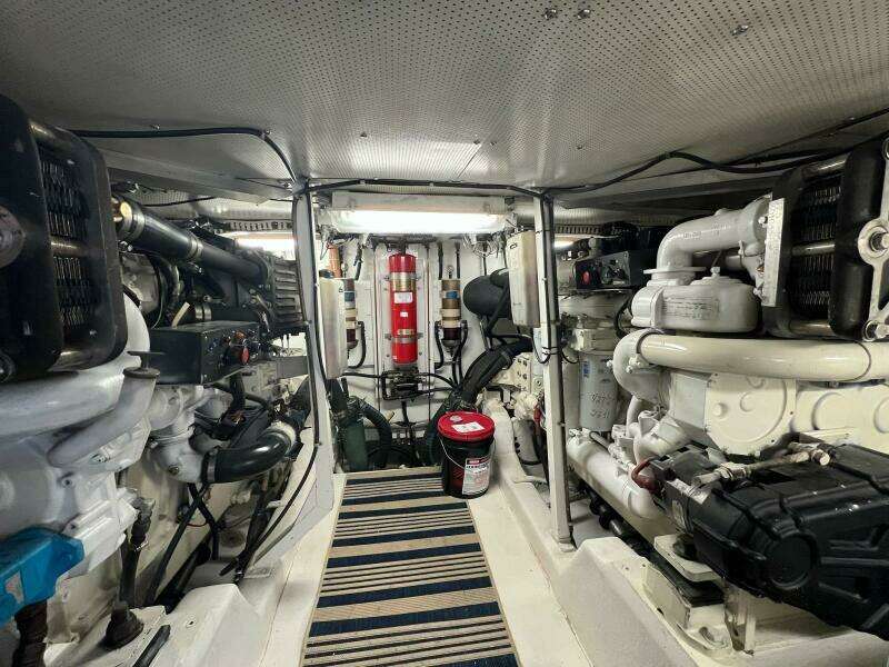 2001 Neptunus 56 Flybridge- Engine Room